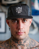 Casquette 5 panels cross de face, visière plate, coloris uni