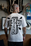 T-shirt cross - Vue 4, détail du motif croix sur tissu